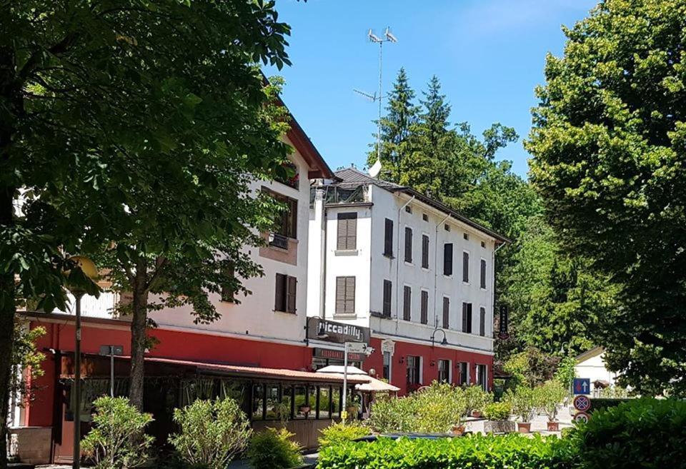 Hotel Piccadilly Sant'Andrea Bagni Exterior foto